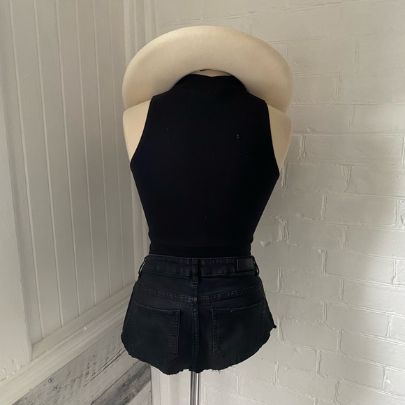 Vero Moda super short shorts - Picture 2 of 8